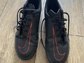 Nike Phantom futbolo barai