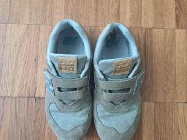 Kedai New balance berniukui