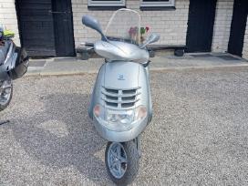 Piaggio Super Hexagon 180 Gtx
