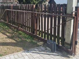 Stumdomi metaliniai vartai su automatika Nauji