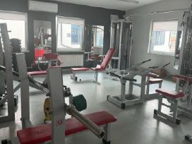 Parduodama profesionali sporto salės įranga