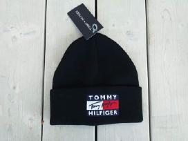 Armani, Tommy Hilfiger, Guess kepures