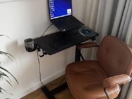 Ikea bollsidan kompiuterio stalas