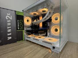 Ryzen 7 5800 3xd 32gb RAM rtx 5070 PVM sf
