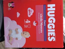Pampersai huggies