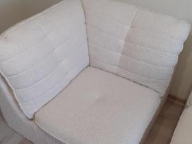 Dovanoju du baltus fotelius