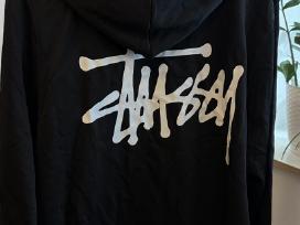 Stüssy juodas džemperis su gobtuvu M