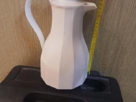Plastikinis senas kavinukas