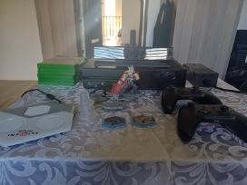 Xbox One + 2 pulteliai + Kinect + žaidimai + Disne