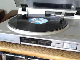 Plokštelių grotuvas Akai, Thorens
