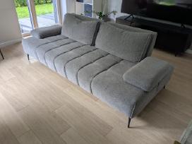 Dovanojama sėdima sofa