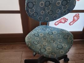 Auganti ergonominė kėdė pradinukui