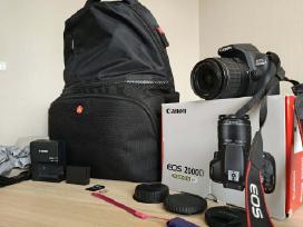 Canon EOS 2000d Su nauja Manfrotto kuprine.