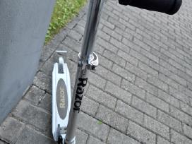 Razor sulankstomas paspirtukas