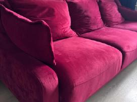 Stilinga ryški sofa-lova su patalynės dėže