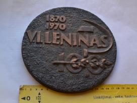Leninui 100 m.