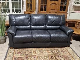 Miegama odinė sofa