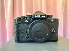 Nikon Zf; Zeiss Milvus 2/100; Leica M-z adapteriai