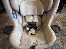 Parduodama automobilinė kėdutė Nuna Revv