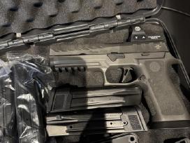 Sig Sauer 320 X5max su kolimatorium ir 4 dėtuvėm