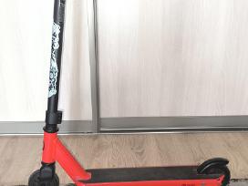 Triukinis paspirtukas Decathlon Mf100.