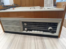Retro lempinė magnetola „fialka-2“