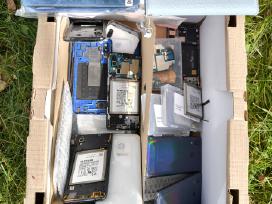 Samsung A40 visokie. Remontui, dalims.