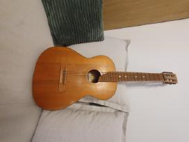 Parduodu akustinę gitarą