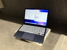 Parduodamas MacBook Neo 512 GB (Indigo mėlynas)
