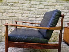 Vintažinis mid century palisandro masyvo fotelis