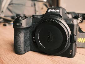Parduodamas Nikon Z5 su objektyvais ir priedais