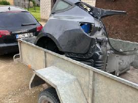 Tesla model 3 ketvirtis (bakavina)