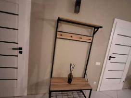 Minimalistinio stiliaus kabykla prieškambaris