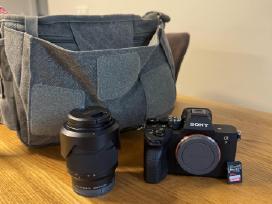 Sony A7 Iv + 28–70 mm + priedai Tik 10 230 kadrų