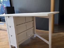 Ikea stalas-knyga