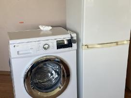 Parduodama skalbimo m. su šaldytuvu – už 90€
