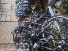Jeep grand cherokee variklio detalės