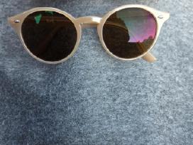 Skelbimo 'Ray ban akiniai laabai stiprūs' paveikslėlis