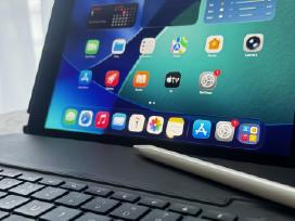 iPad 9th Gen 64gb + Logitech klaviatūra / Pencil