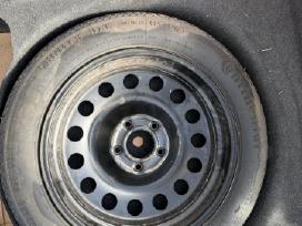 Bmw atsarginio rato kabliukas ir plastikas