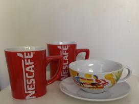 Nescafe puodukai