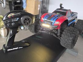 Traxxas maxx
