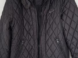Nike striukė