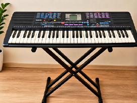 Sintezatorius Yamaha su dvigubu stovu