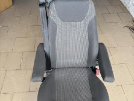 Aguti priekinė sėdynė Opel Vivaro / Renault Trafic