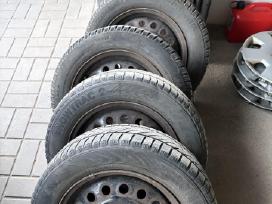 R15 skardiniai ratlankiai su žieminėm padangom