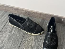 Juodos espadrilės moterims