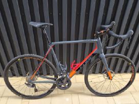 Cube cross race