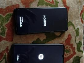 Du mobeleji telefonai