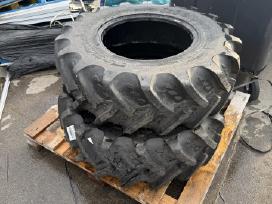 Naujos traktoriaus padangos r20 12.4 320/85r20